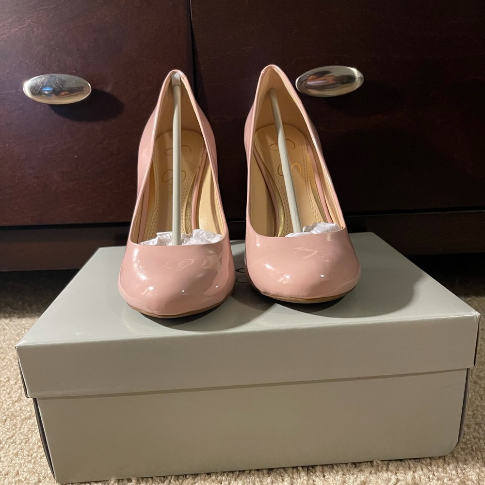 Heels - Picture 2 of 5